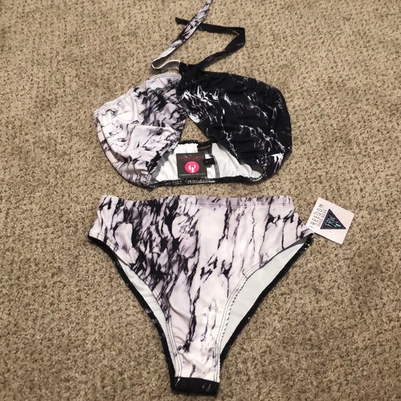 Freedom Rave Wear Other - NWT MARBLE Twist Top & High Waisted Bottom SET 🖤